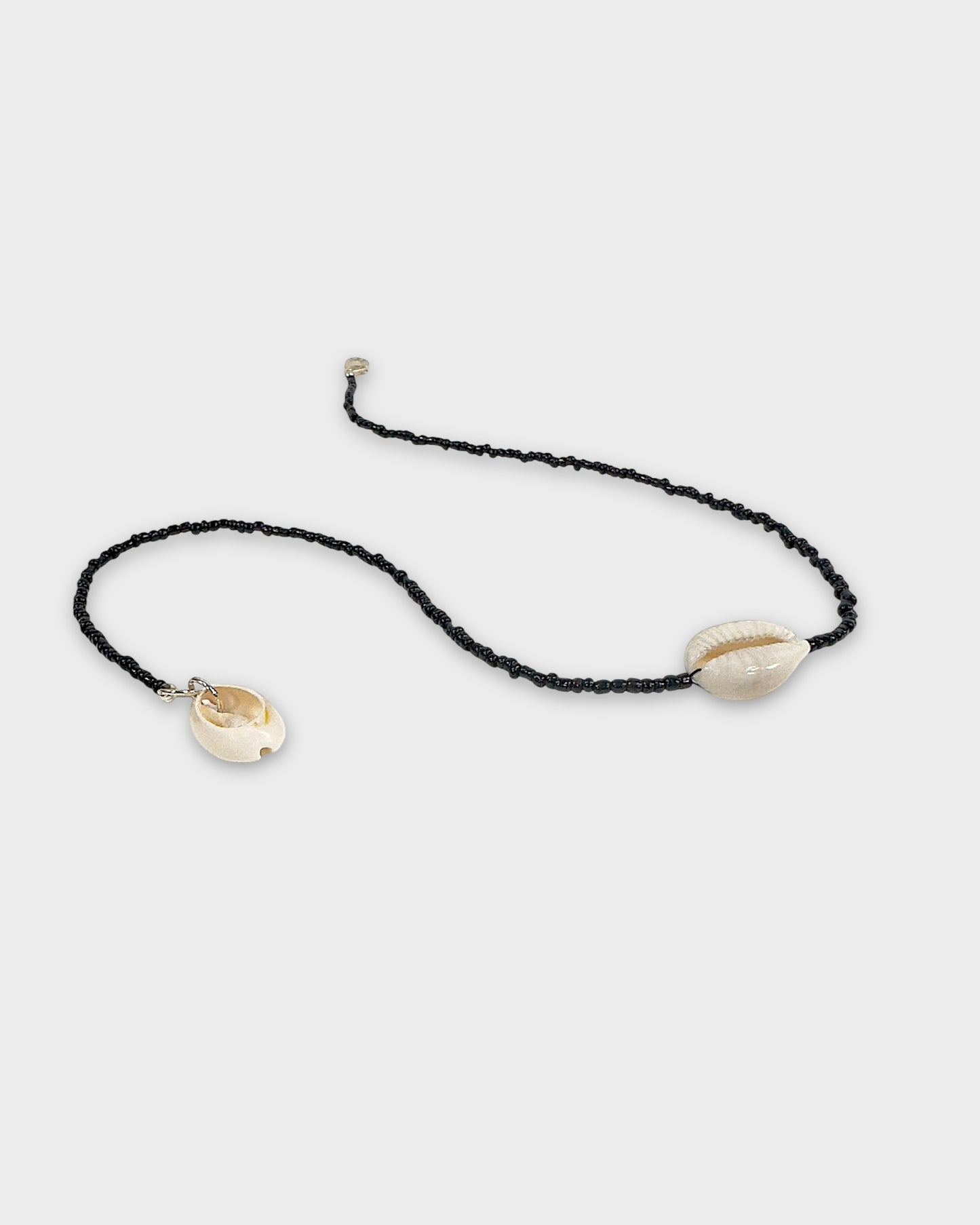 Mystic Moods Black Shell Choker