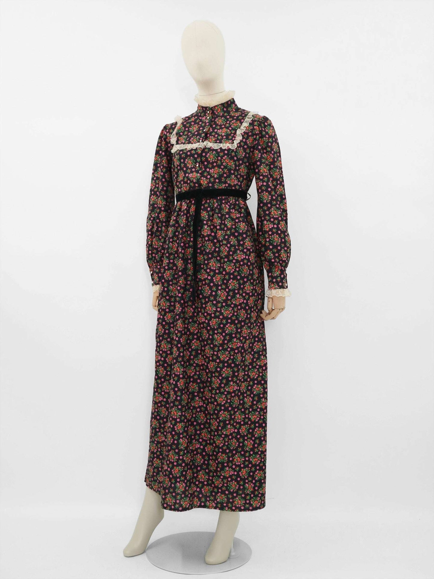 70’s Vintage-Bohemian Maxi Dress with Velvet Belt