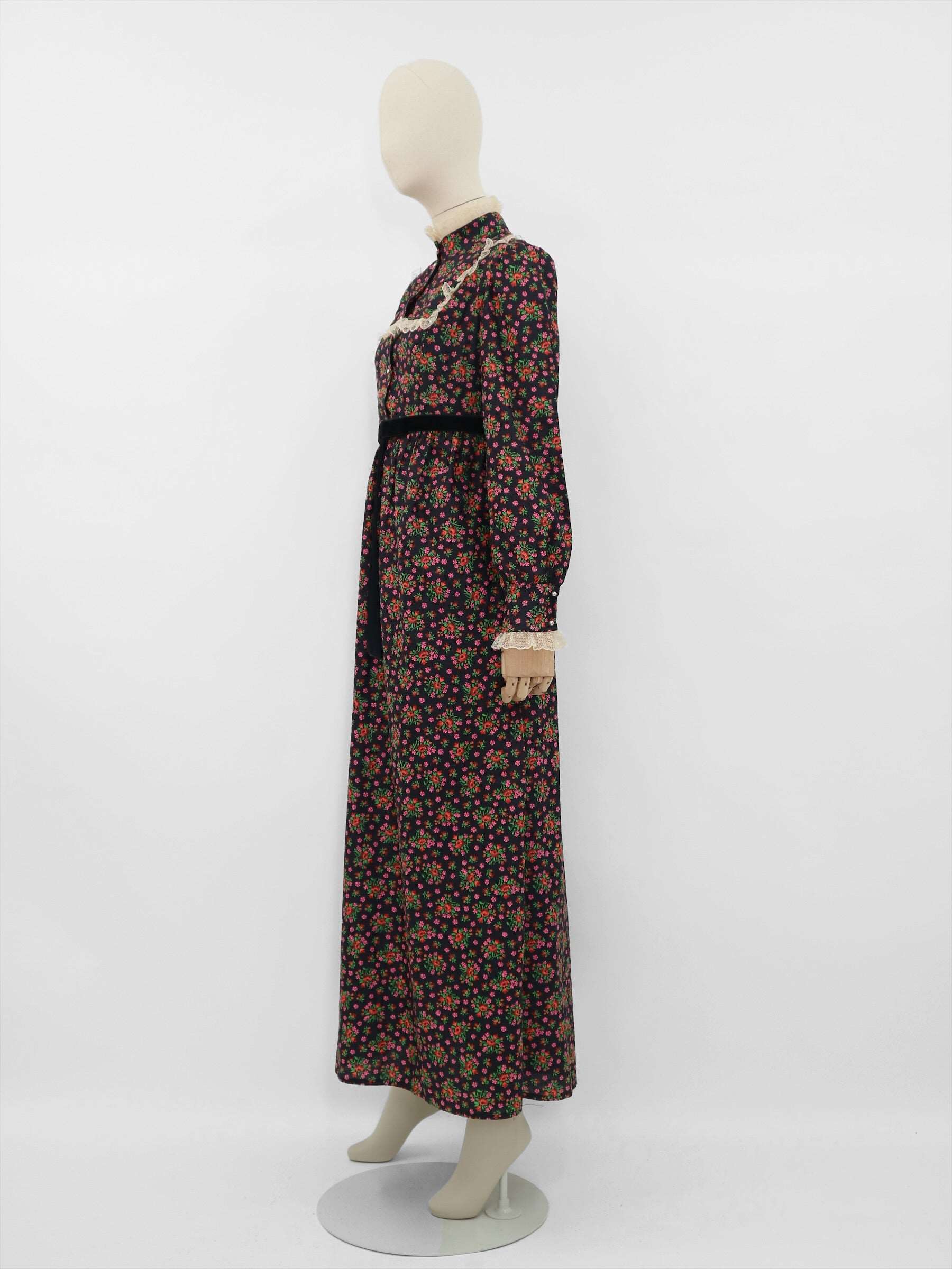 70’s Vintage-Bohemian Maxi Dress with Velvet Belt